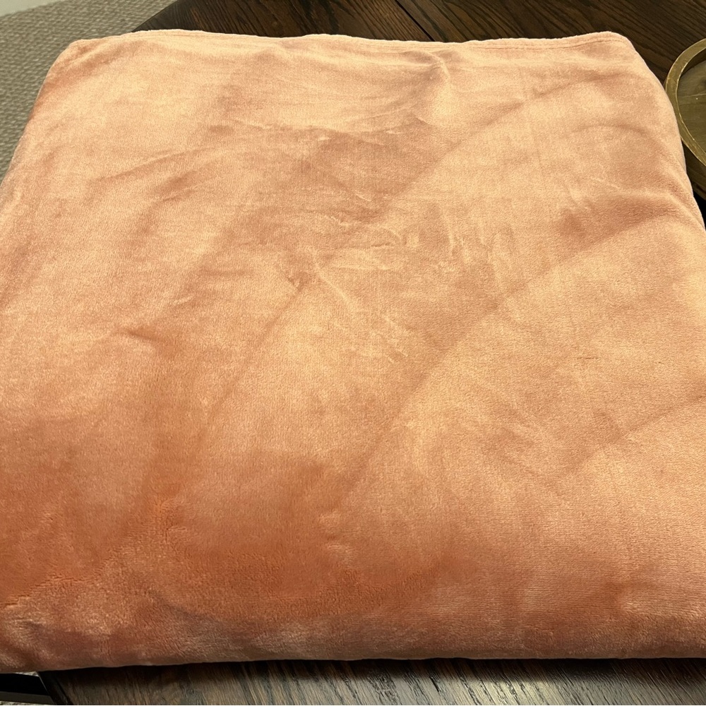 Full/queen Lucky brand blanket